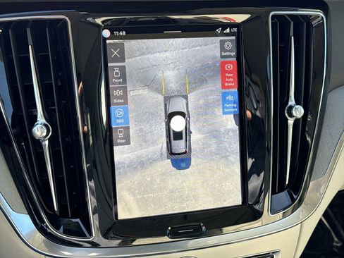 New 2026 Volvo V60 B5 Cross Country Plus w/ Protection Package Premier image 25