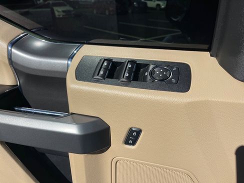 Used 2018 Ford F150 XLT w/ Equipment Group 302A Luxury image 8