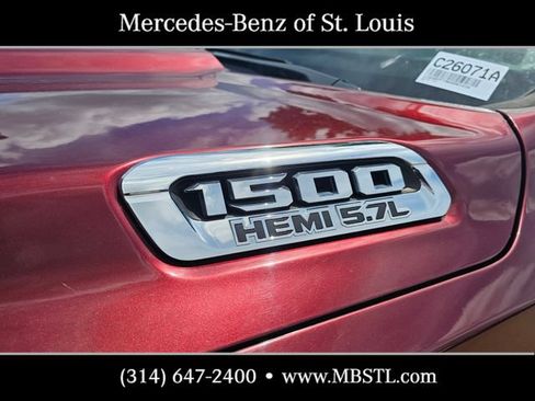 Used 2019 RAM 1500 4x4 Crew Cab image 5