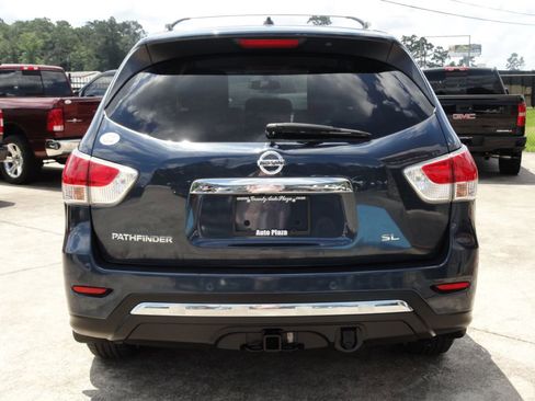 Used 2016 Nissan Pathfinder SL w/ SL Tech Package FWD image 4