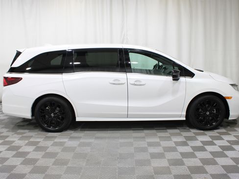 Used 2025 Honda Odyssey Sport-L image 31