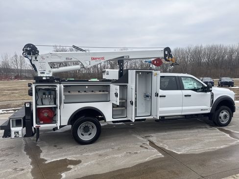 New 2026 Ford F550 4x4 Crew Cab image 8