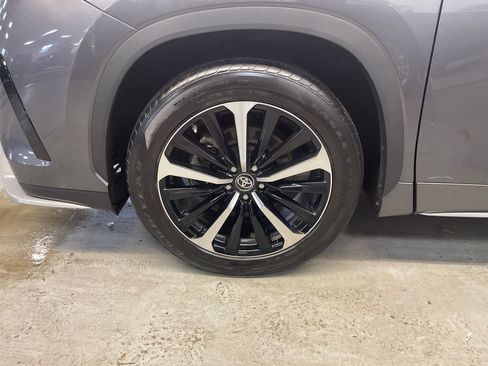 Certified 2021 Toyota Highlander XSE AWD/4WD image 5