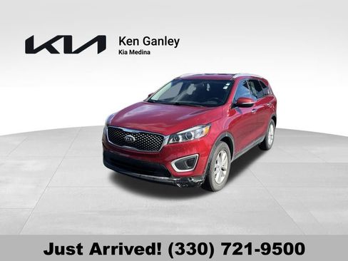 Used 2016 Kia Sorento FWD image 1