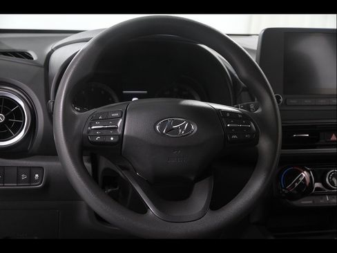 Certified 2022 Hyundai Kona SE AWD/4WD image 7