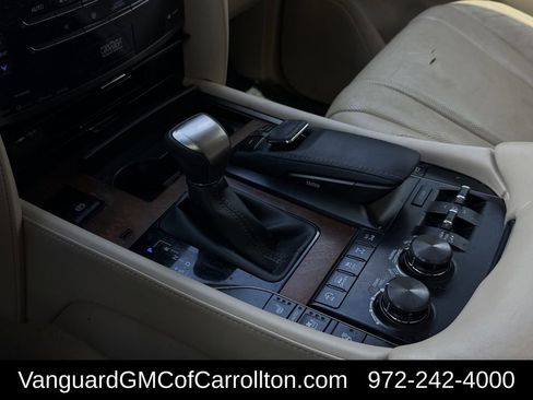 Used 2020 Lexus LX 570 4WD w/ Luxury Package image 20