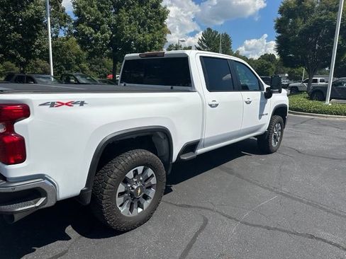 Used 2024 Chevrolet Silverado 2500 LT w/ Convenience Package AWD/4WD image 4