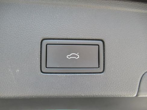 Used 2022 Volkswagen Atlas Cross Sport SE FWD image 39