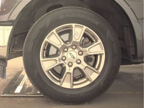 Used 2017 Ford F150 Lariat image 14