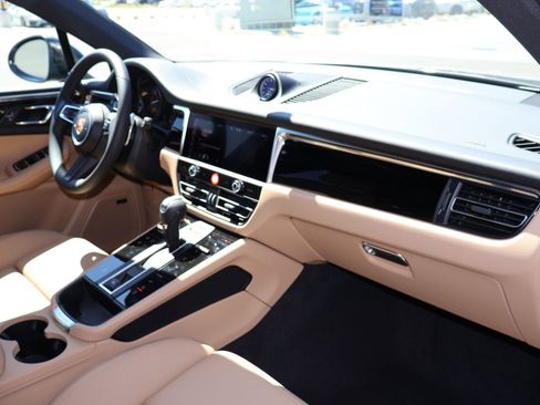 New 2026 Porsche Macan AWD/4WD image 27