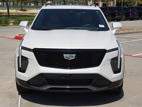 Used 2025 Cadillac XT4 Sport w/ LPO, Onyx Lite Package AWD/4WD image 2