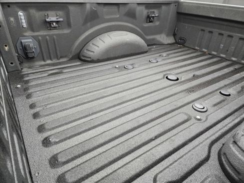 Used 2022 Ford F250 XLT w/ Black Appearance Package image 5