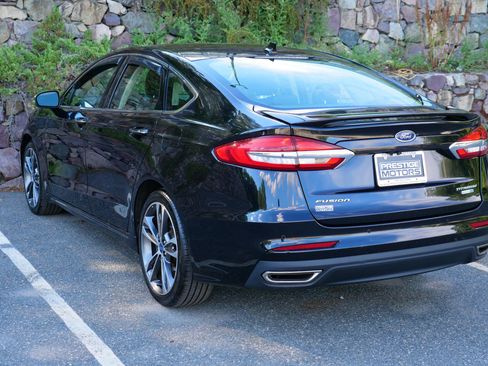 Used 2019 Ford Fusion Titanium AWD/4WD image 5
