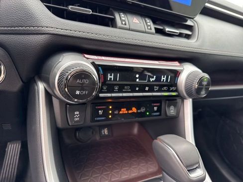 Used 2025 Toyota RAV4 Limited image 19