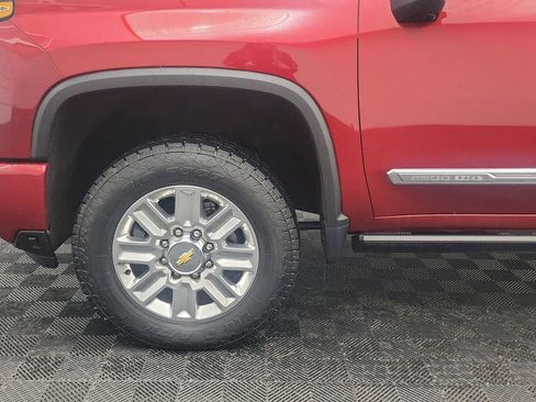 Used 2024 Chevrolet Silverado 2500 High Country w/ High Country Premium Package image 9