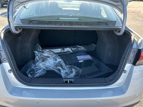 New 2025 Nissan Versa SR image 40