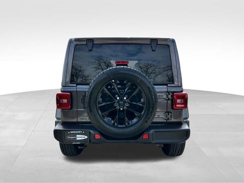 Used 2025 Jeep Wrangler Unlimited Sahara image 9