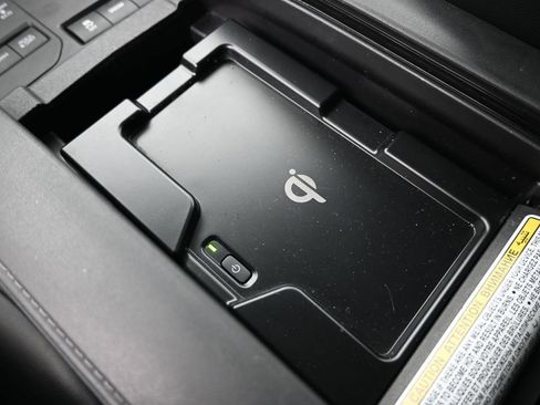 Used 2021 Toyota Highlander XLE image 18