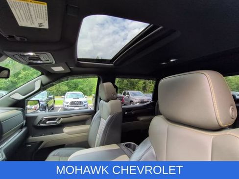 Used 2024 Chevrolet Silverado 1500 ZR2 AWD/4WD image 19