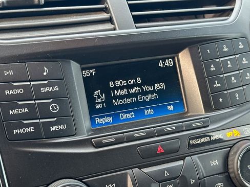 Used 2018 Ford Explorer XLT image 19