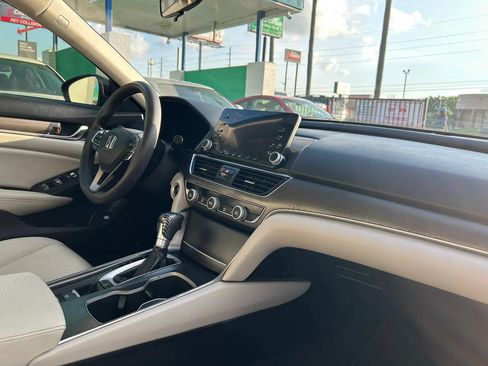 Used 2018 Honda Accord LX image 15
