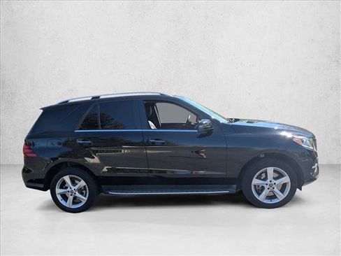 Used 2019 Mercedes-Benz GLE 400 4MATIC image 4