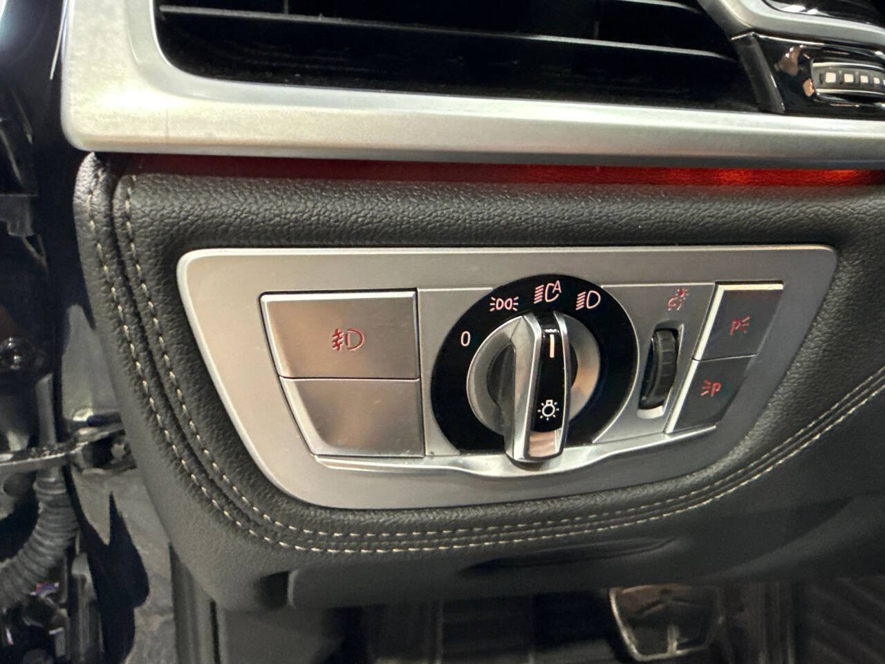 Used 2018 BMW 750i xDrive AWD/4WD image 23