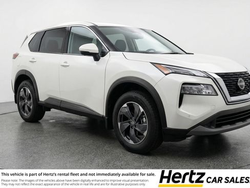 Used 2025 Nissan Rogue SV image 1