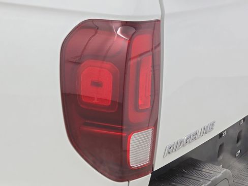 Used 2021 Honda Ridgeline Black Edition image 34