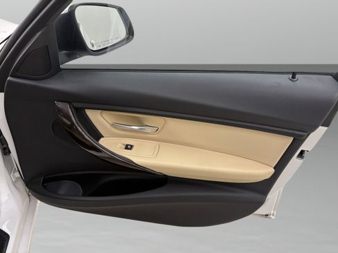 Used 2017 BMW 320i xDrive Sedan image 28