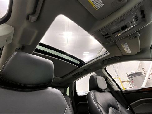 Used 2011 Cadillac SRX Luxury image 17