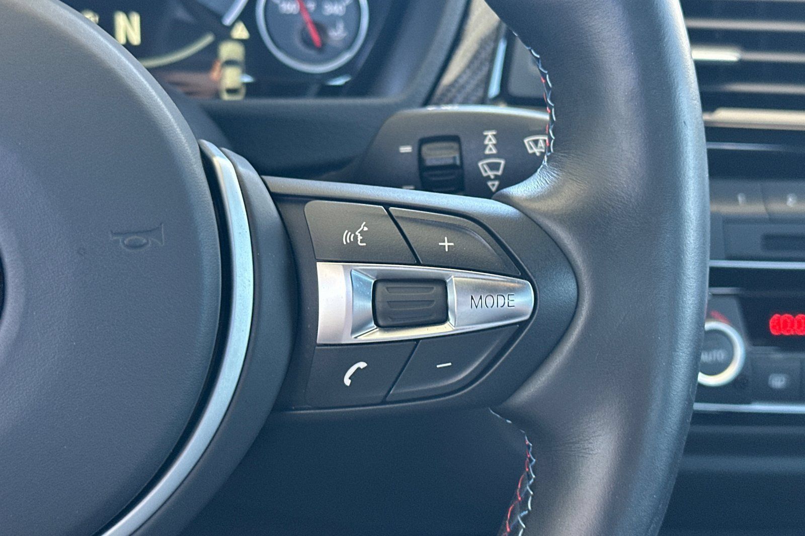 Used 2015 BMW M4 Coupe RWD image 26