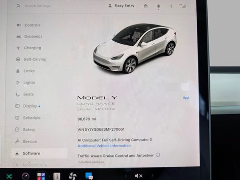 Used 2021 Tesla Model Y Long Range AWD/4WD image 33