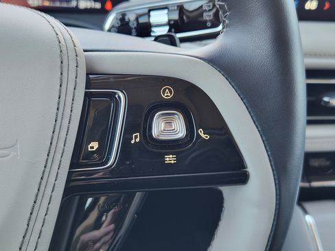 Used 2025 Lincoln Aviator Reserve w/ Illumination Package image 30