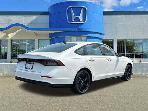 New 2025 Honda Accord SE image 2