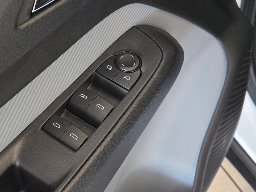 New 2027 Chevrolet Bolt LT w/ Comfort Package FWD image 20