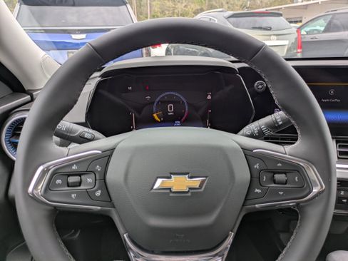 New 2025 Chevrolet Trax LT w/ Driver Confidence Package image 20