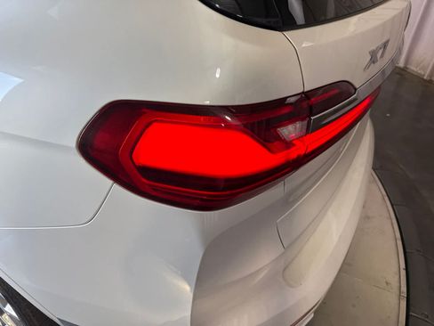 Used 2020 BMW X7 xDrive40i w/ Premium Package AWD/4WD image 11