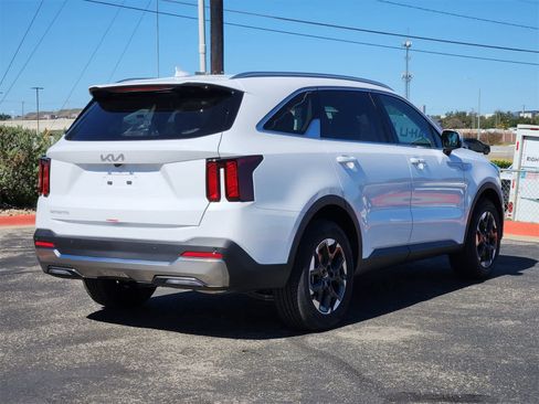 New 2026 Kia Sorento S image 5