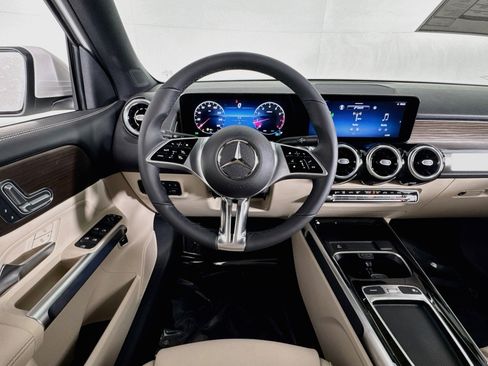 New 2026 Mercedes-Benz GLB 250 image 4