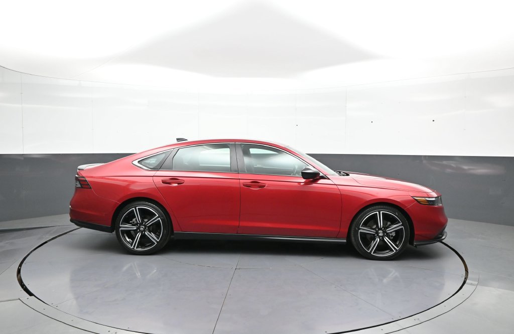 Certified 2025 Honda Accord Sport image 5