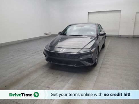 Used 2025 Hyundai Elantra Sport FWD image 1