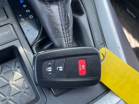 Used 2020 Toyota RAV4 XLE w/ Carpet Mat Package FWD image 12