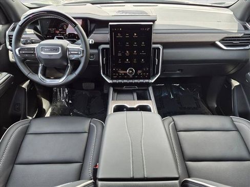 Used 2026 GMC Acadia Denali w/ Super Cruise Package FWD image 16