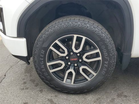 Used 2020 GMC Sierra 1500 AT4 w/ Technology Package image 8