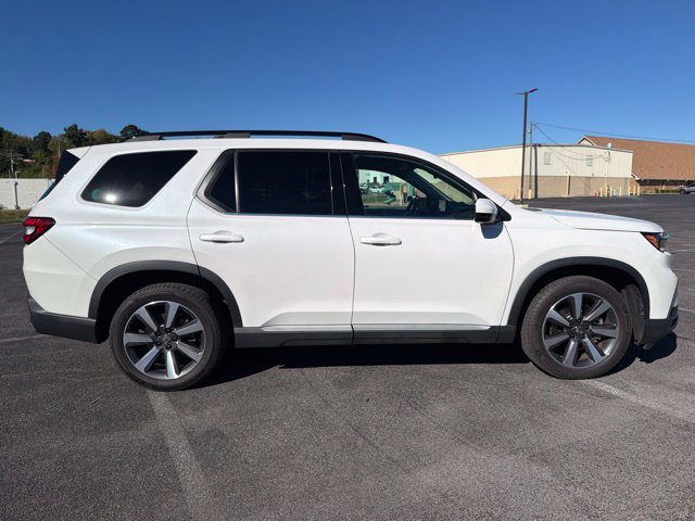 Used 2023 Honda Pilot Touring image 8