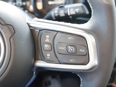 Certified 2025 Jeep Wrangler Unlimited Sahara w/ Safety Group image 27