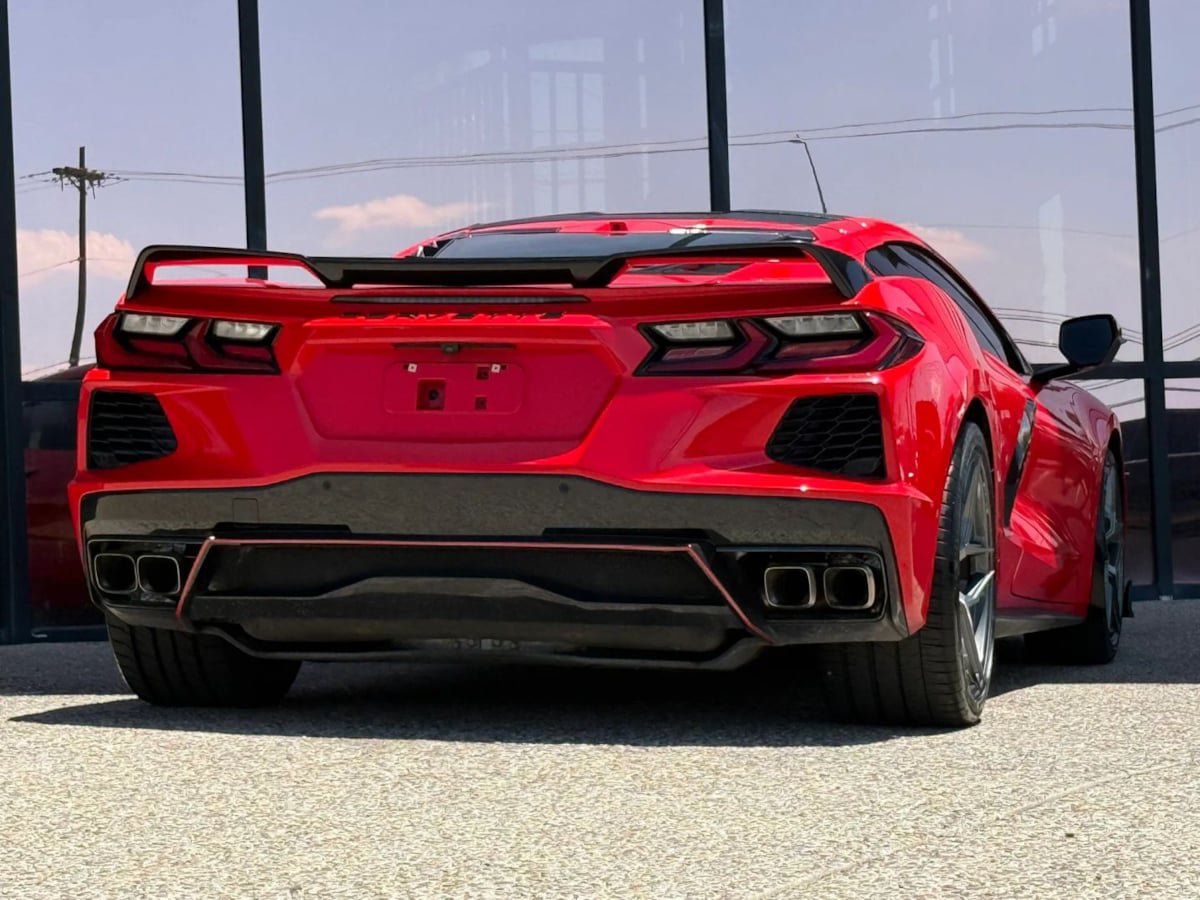 Used 2020 Chevrolet Corvette Stingray Premium Cpe w/ 3LT Preferred Equipment Group RWD image 11