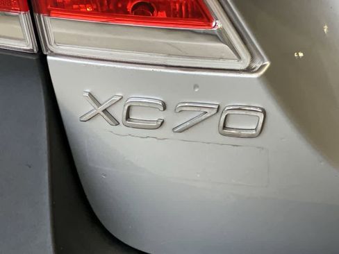 Used 2016 Volvo XC70 T5 Premier w/ Proximity Package image 11