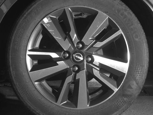 Used 2025 Nissan Versa SV image 14